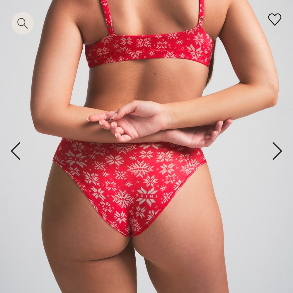 SKIMS Cheeky Brief Medium Holiday Print ❄️ ❤️